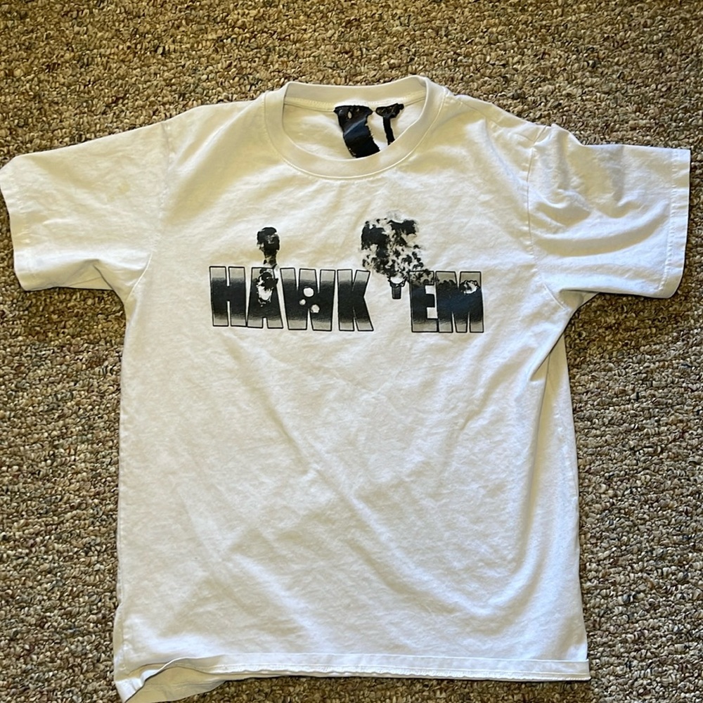 VLONE “Hawk Em” Tee🤍